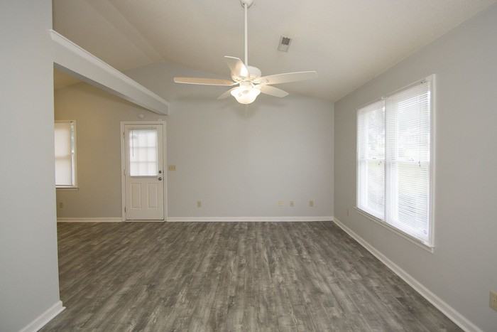 136 Spreading Branch Dr - Photo 3 of 9