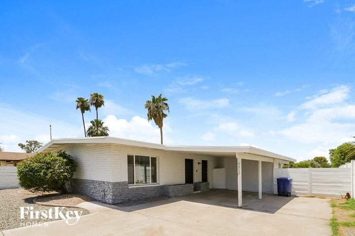 5512 S Hazelton Ln - Photo 2 of 15