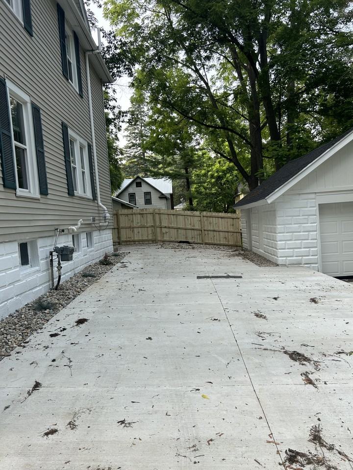 1318 Jefferson Court - Photo 3 of 19
