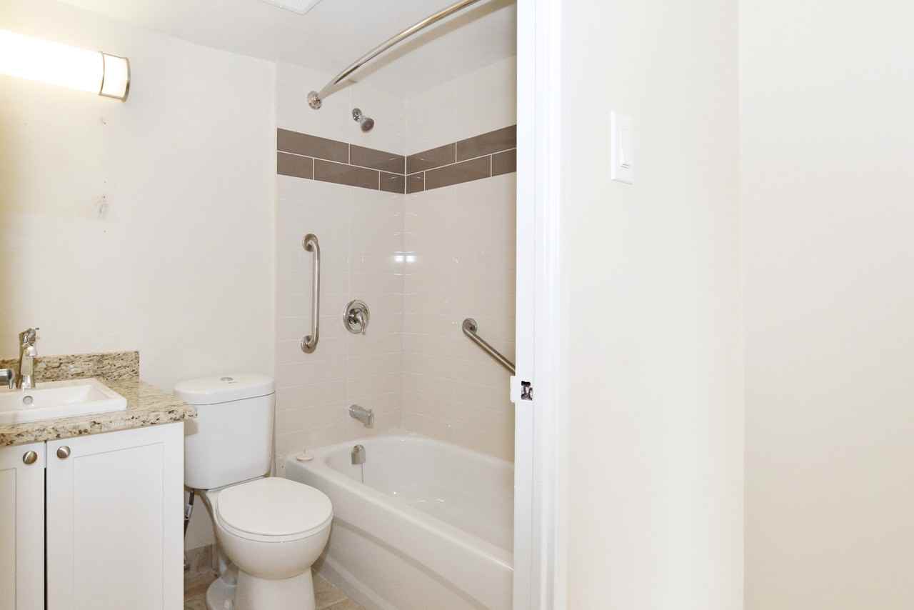 Robinson Place Apartments 33 Robinson St, Hamilton, ON L8P 1Y8 Zumper