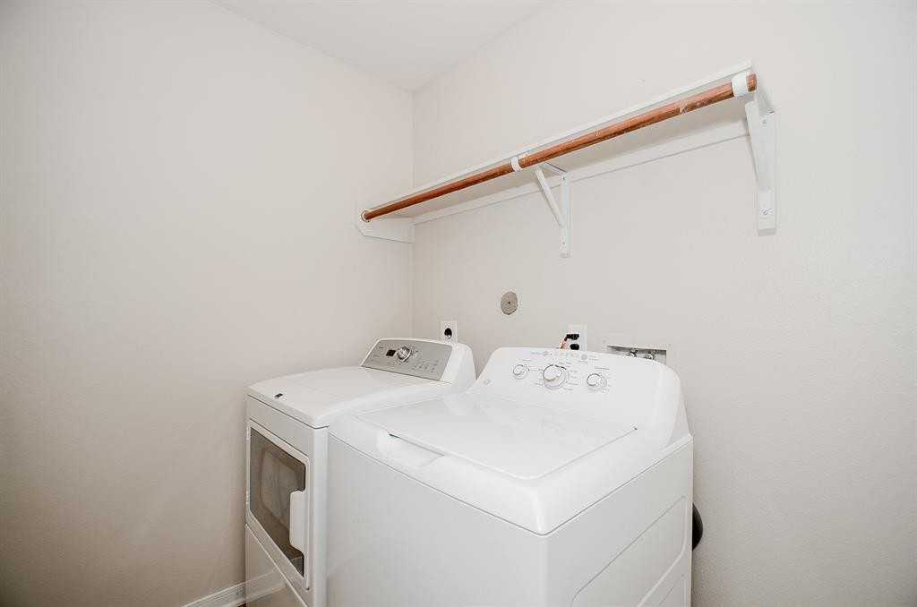 19603 Hancock Oak St #1 - Photo 5 of 24