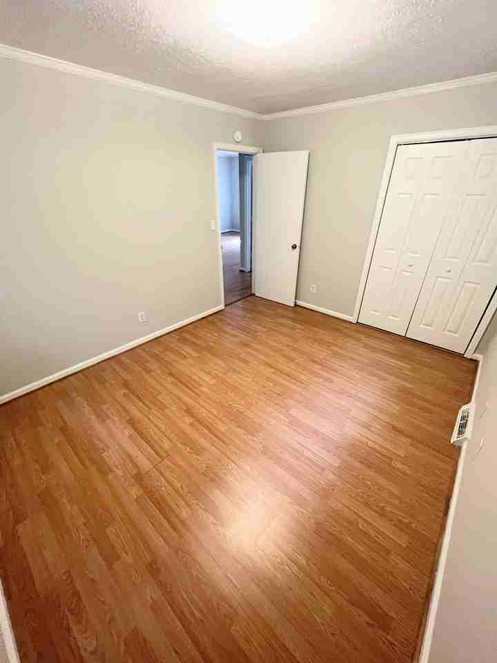 1039 Oakmont Cir #1 - Photo 3 of 9