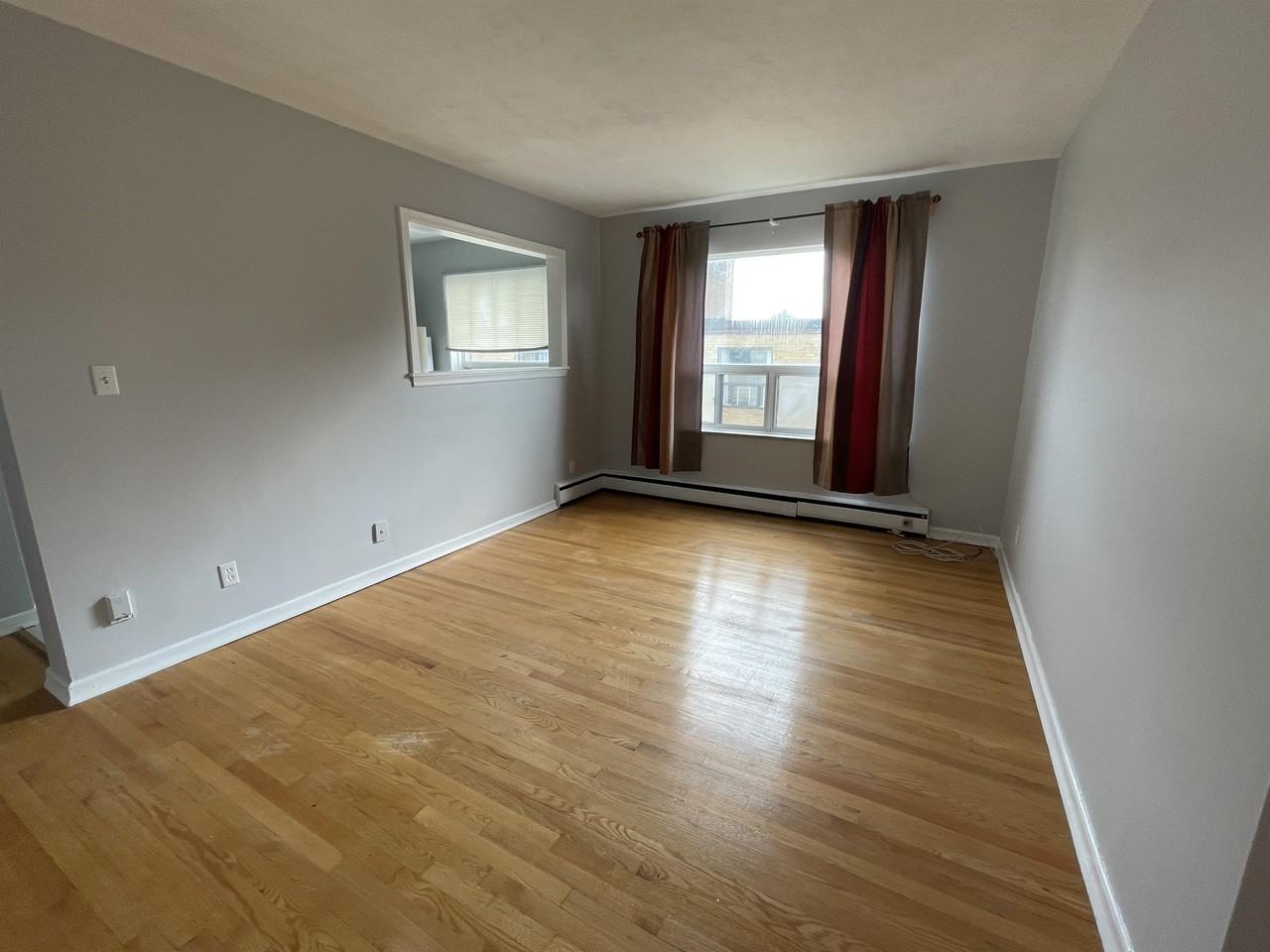 325 9325 Saguneay 9, Oshawa, ON L1J 2M9 1 Bedroom Apartment for