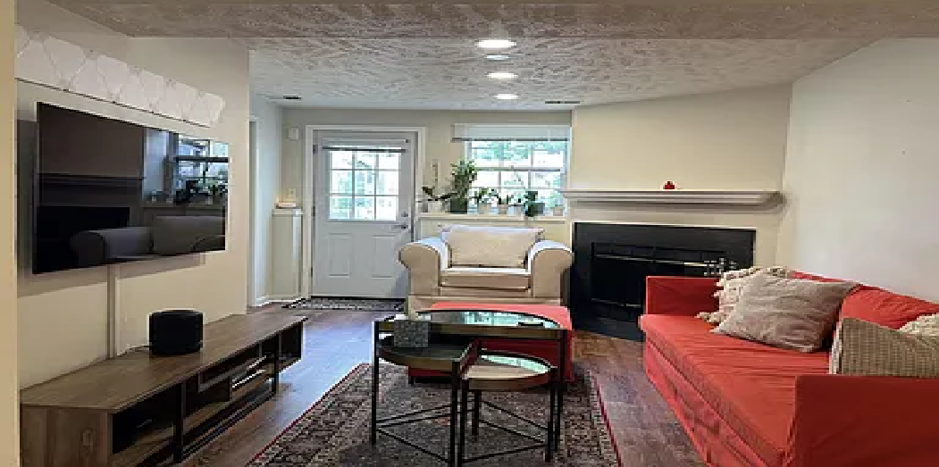 1589 Woodcrest Dr - Photo 2 of 6