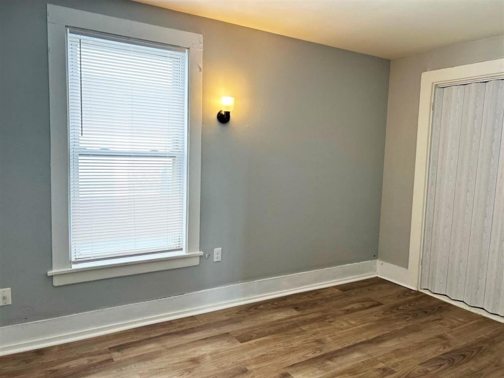 171 Oak St Apt 2r - Photo 3 of 7
