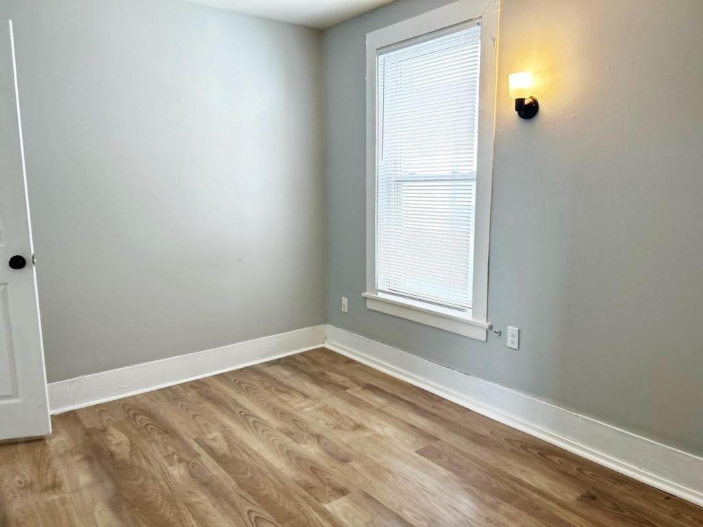 171 Oak St Apt 2r - Photo 5 of 7