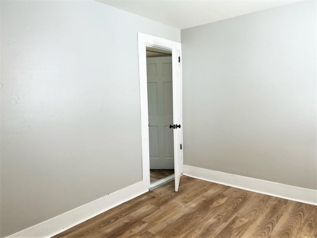 171 Oak St Apt 2r - Photo 6 of 7