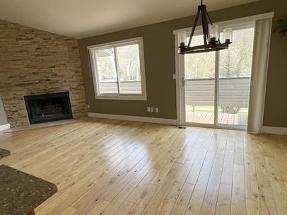 853 Deer Blvd #2 - Photo 3 of 18