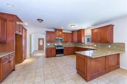 1228 8th St - Photo 3 of 27