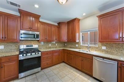 1228 8th St - Photo 2 of 27