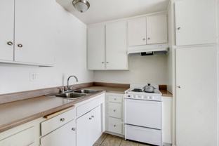 Sepulveda Manhattan Apartments - Photo 1 of 1