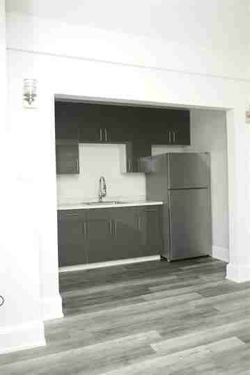 4613 Wayne Ave - Photo 2 of 10