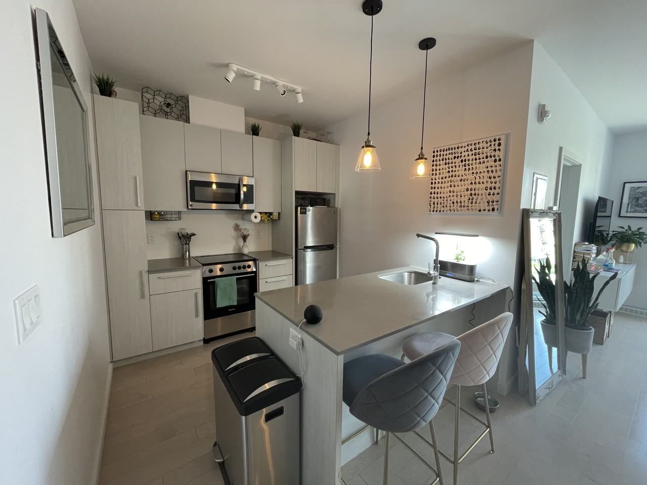740 32e Av - Photo 2 of 13