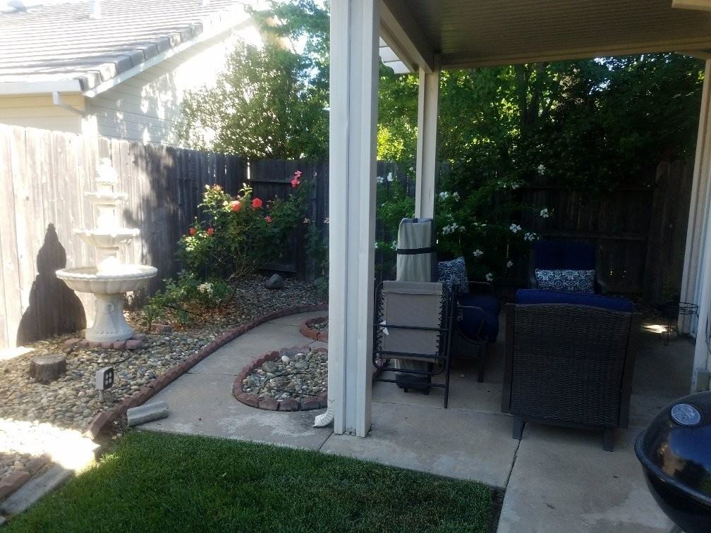 377 Ellis Cir - Photo 2 of 24