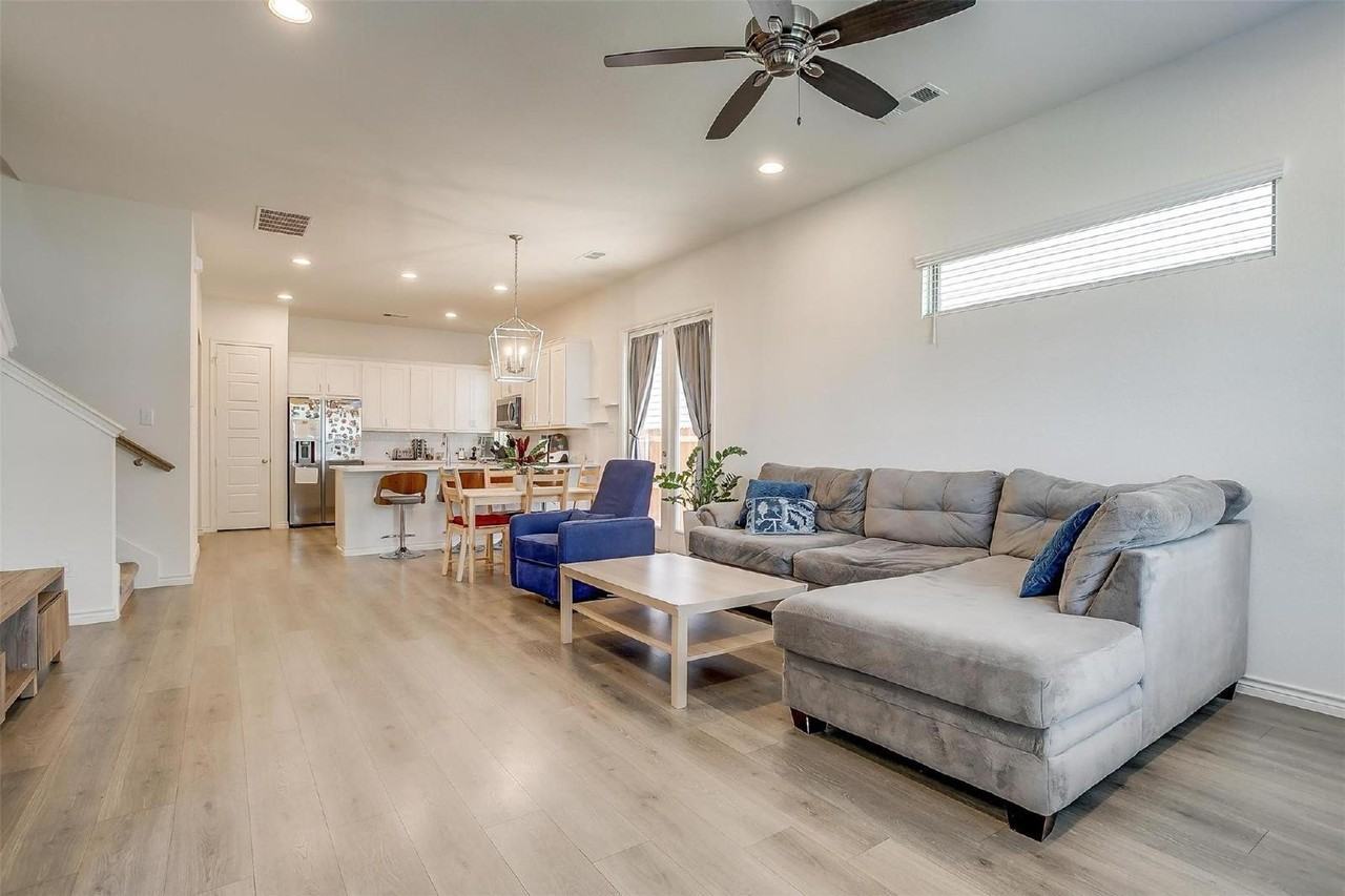 207 Athenia Dr - Photo 3 of 16