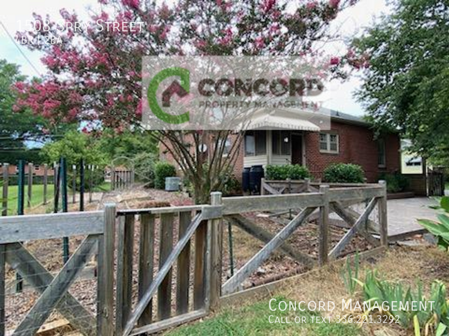 1508 Spry St - Photo 3 of 29