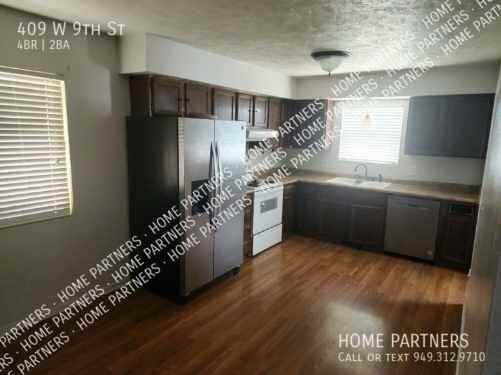 409 W 9th St - Photo 3 of 12