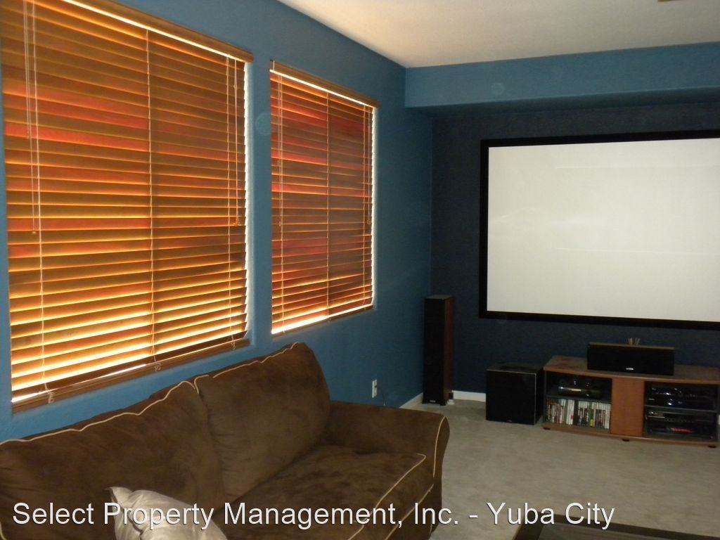 3940 Sophia St - Photo 3 of 8