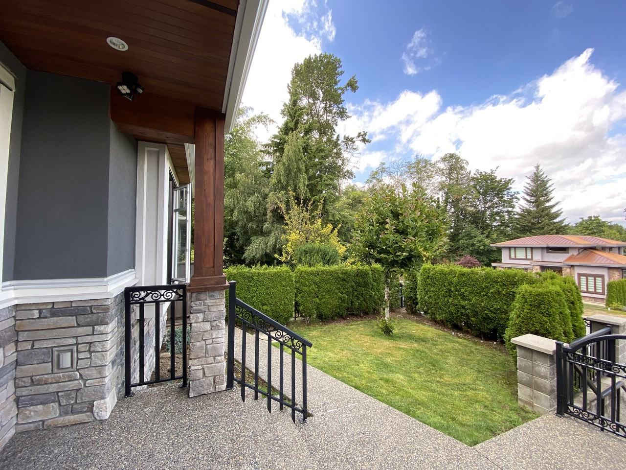 5838 Berwick Street - Photo 3 of 20