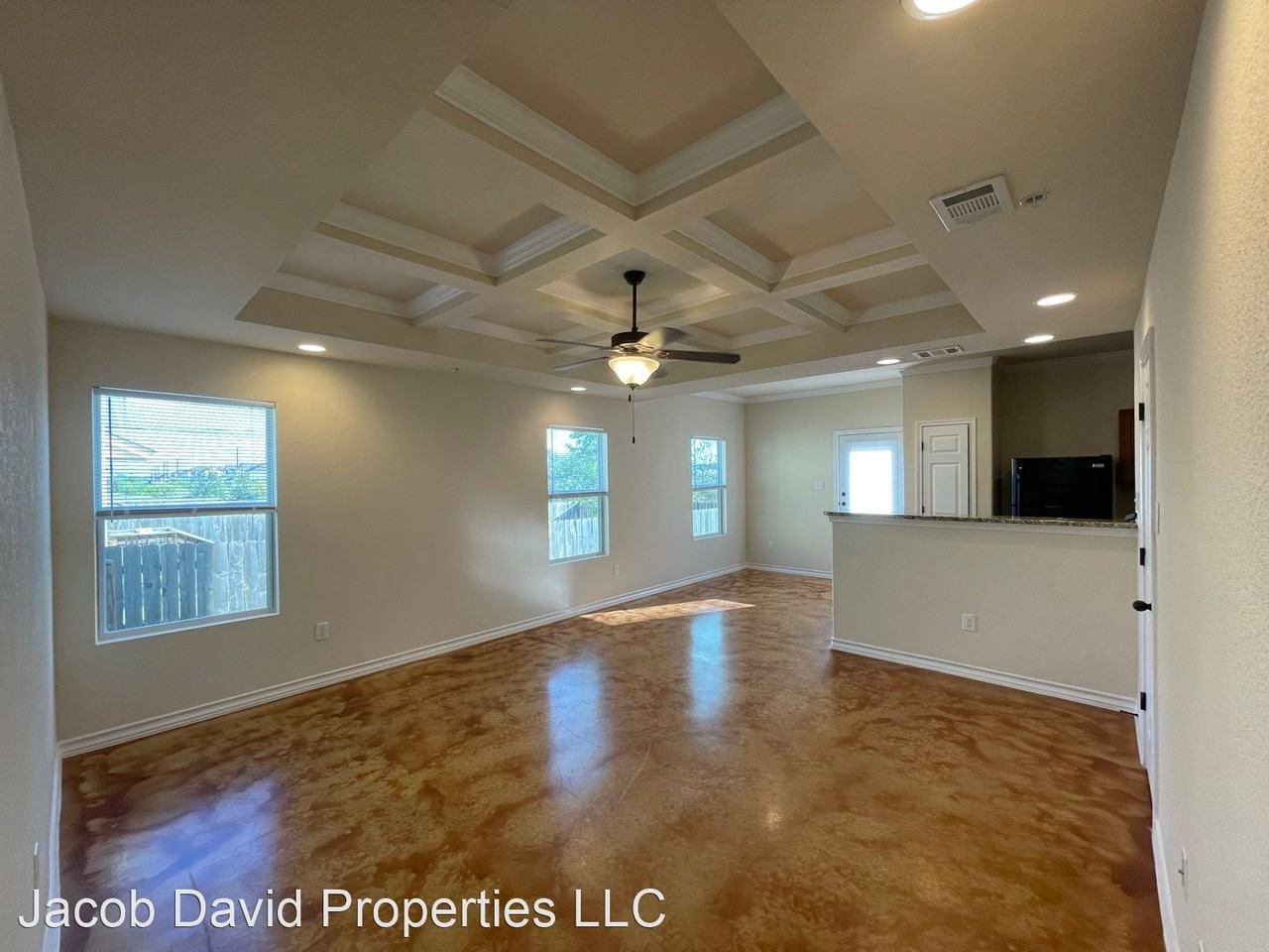 Townhome for rent - Photo 2 of 13