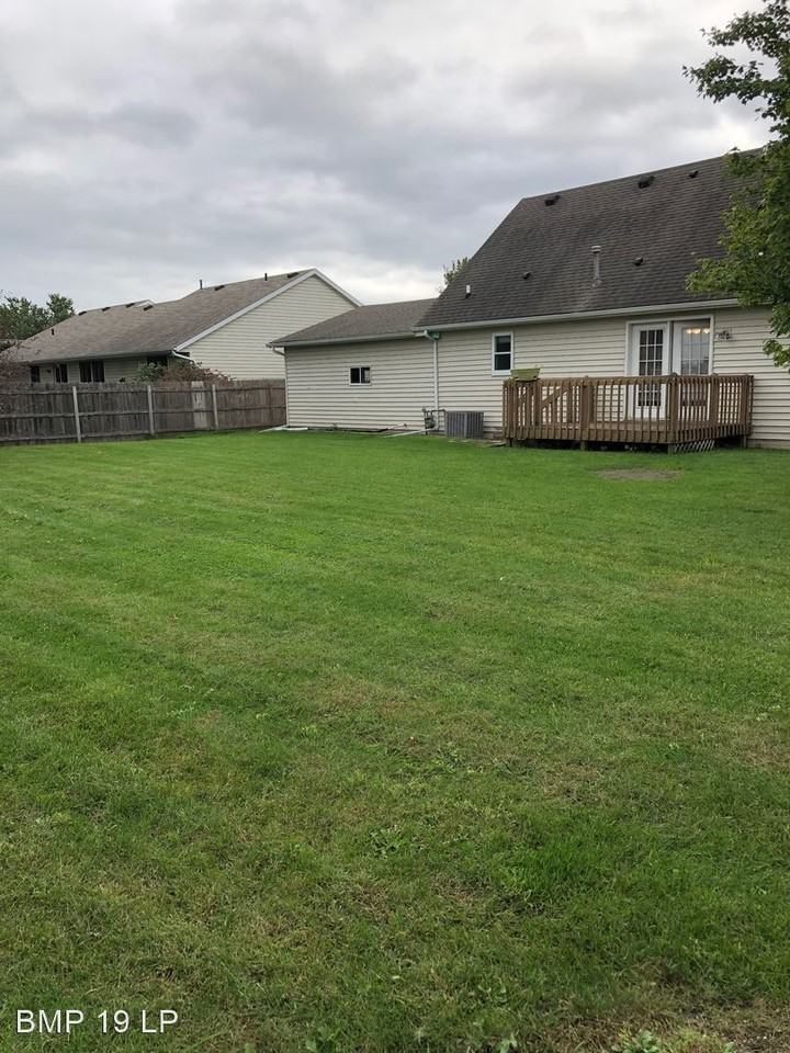 2791 Salem Cir - Photo 2 of 42