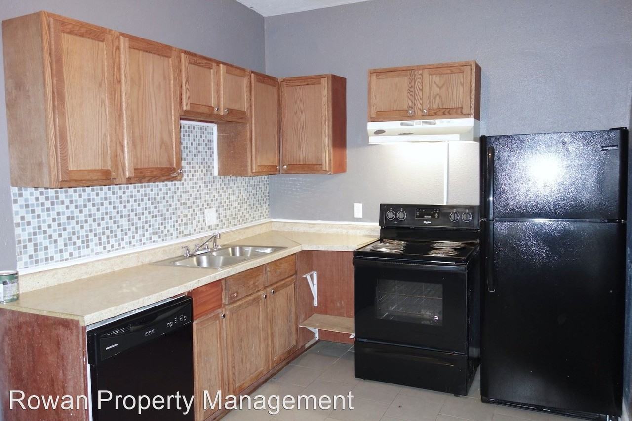3025 Indiana Ave - Photo 3 of 11