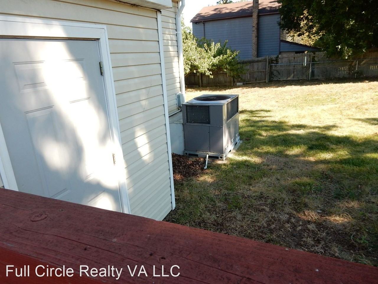 302 Cottonwood Ln - Photo 3 of 25