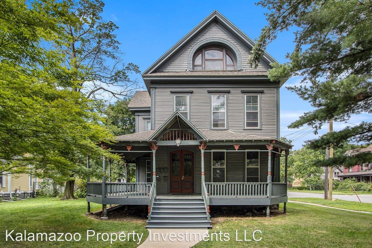 323 Woodward Avenue - Photo 3 of 39