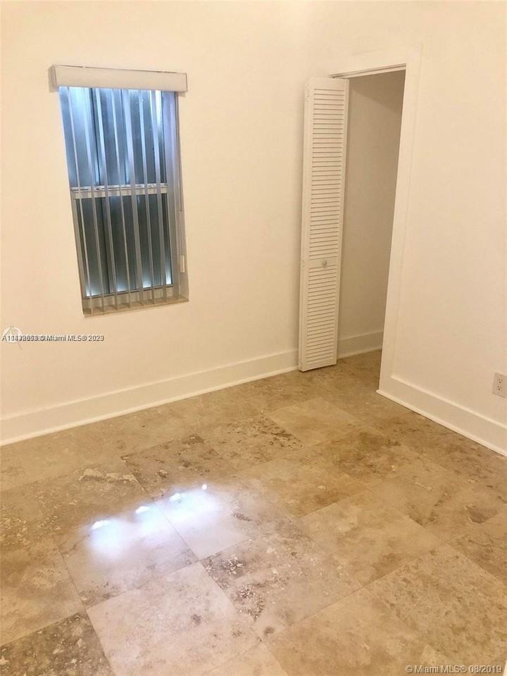 6125 Sw 63rd Ter #2 - Photo 3 of 8