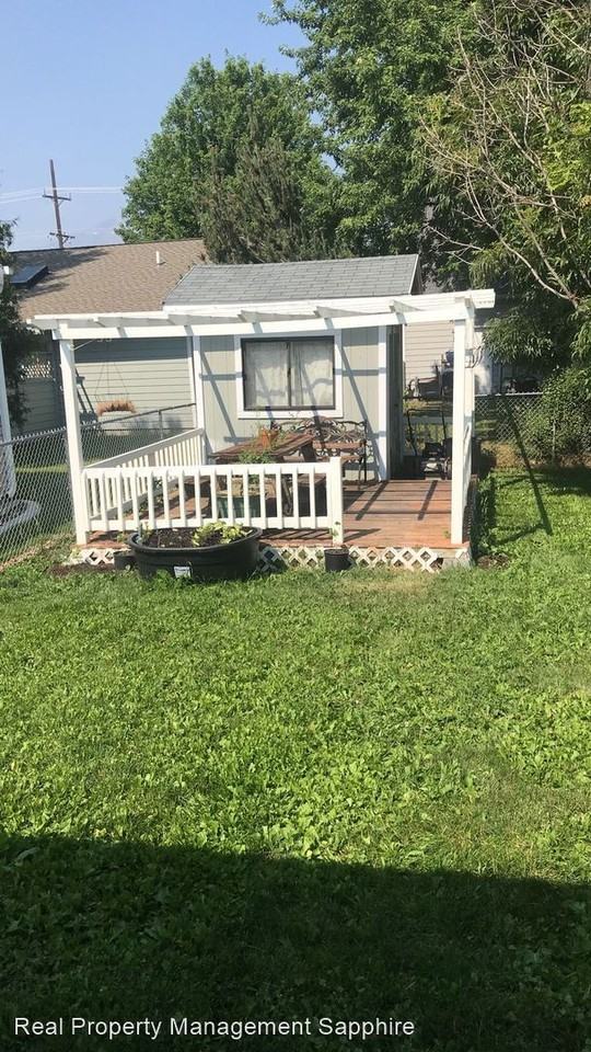 105 Alberta Ct - Photo 3 of 12