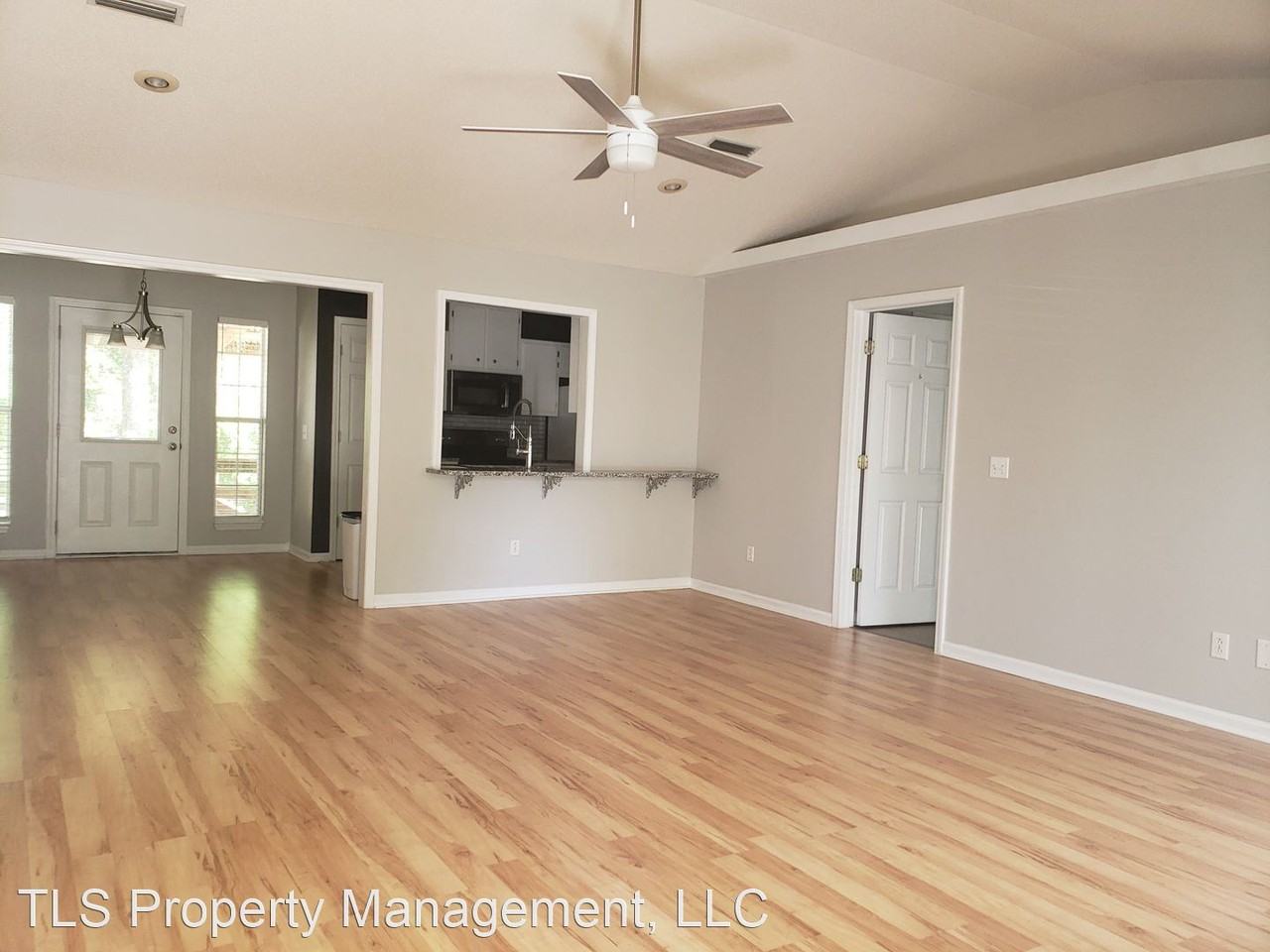 202 Bougainvillea Cir - Photo 3 of 11