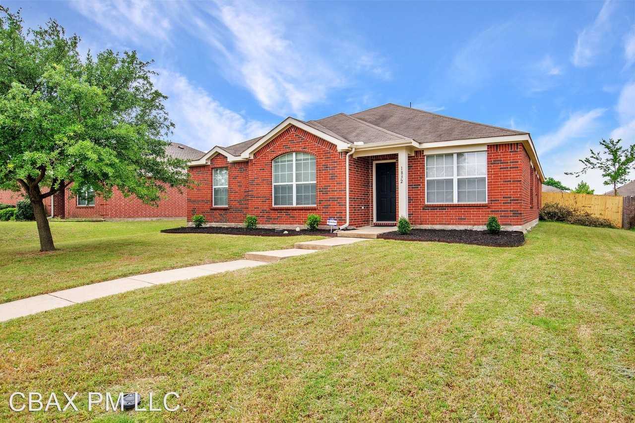 1832 Serena Dr - Photo 2 of 23