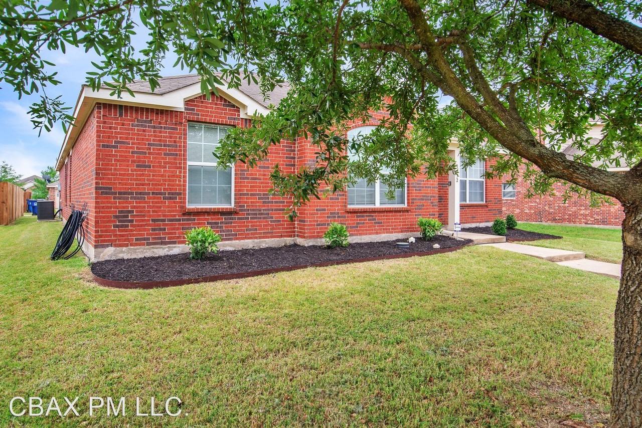 1832 Serena Dr - Photo 3 of 23