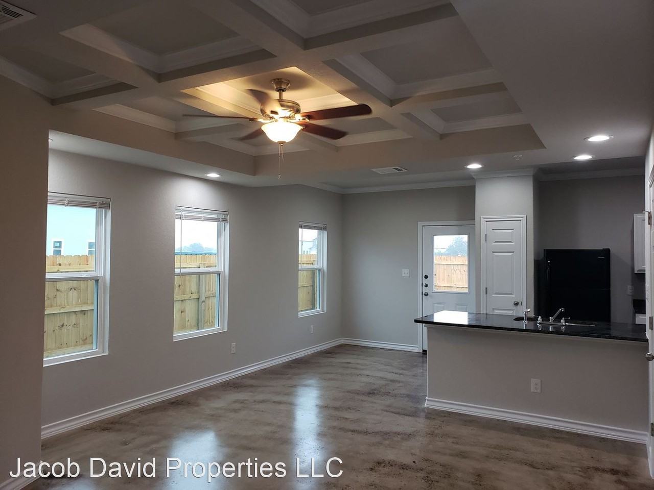 Townhome for rent - Photo 2 of 20