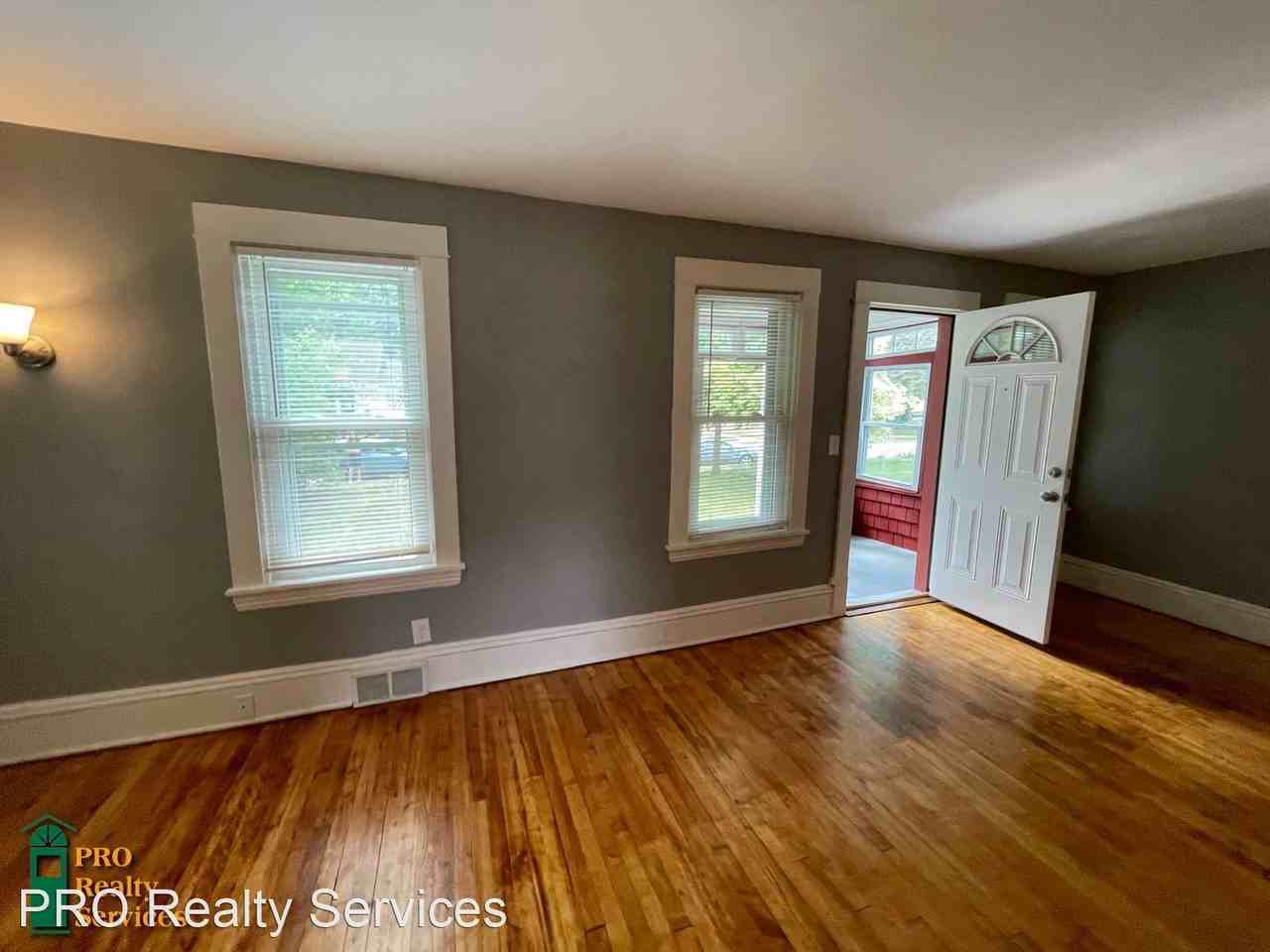 3130 E 52nd St - Photo 2 of 24