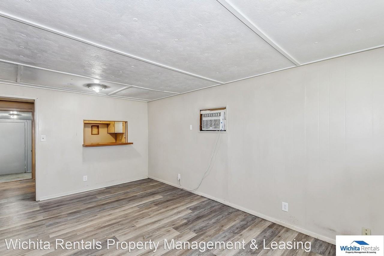 121 Se 6th St - Photo 2 of 11