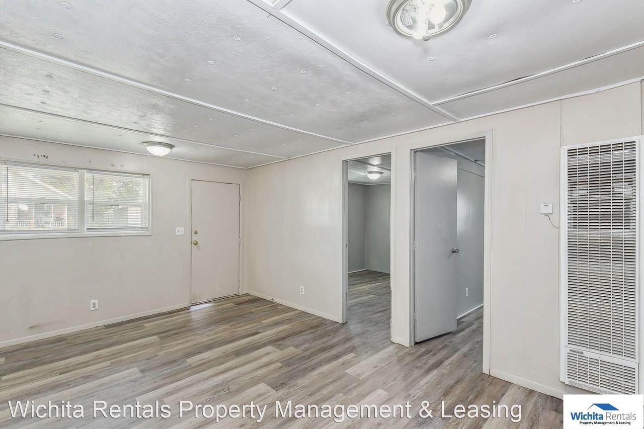 121 Se 6th St - Photo 3 of 11