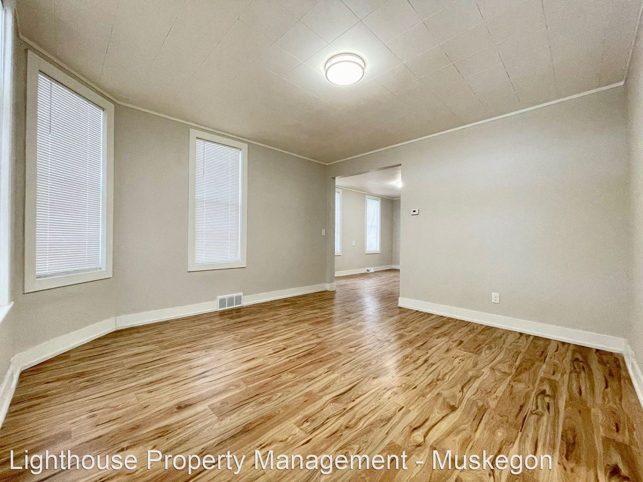 1522 8th St - Photo 3 of 20