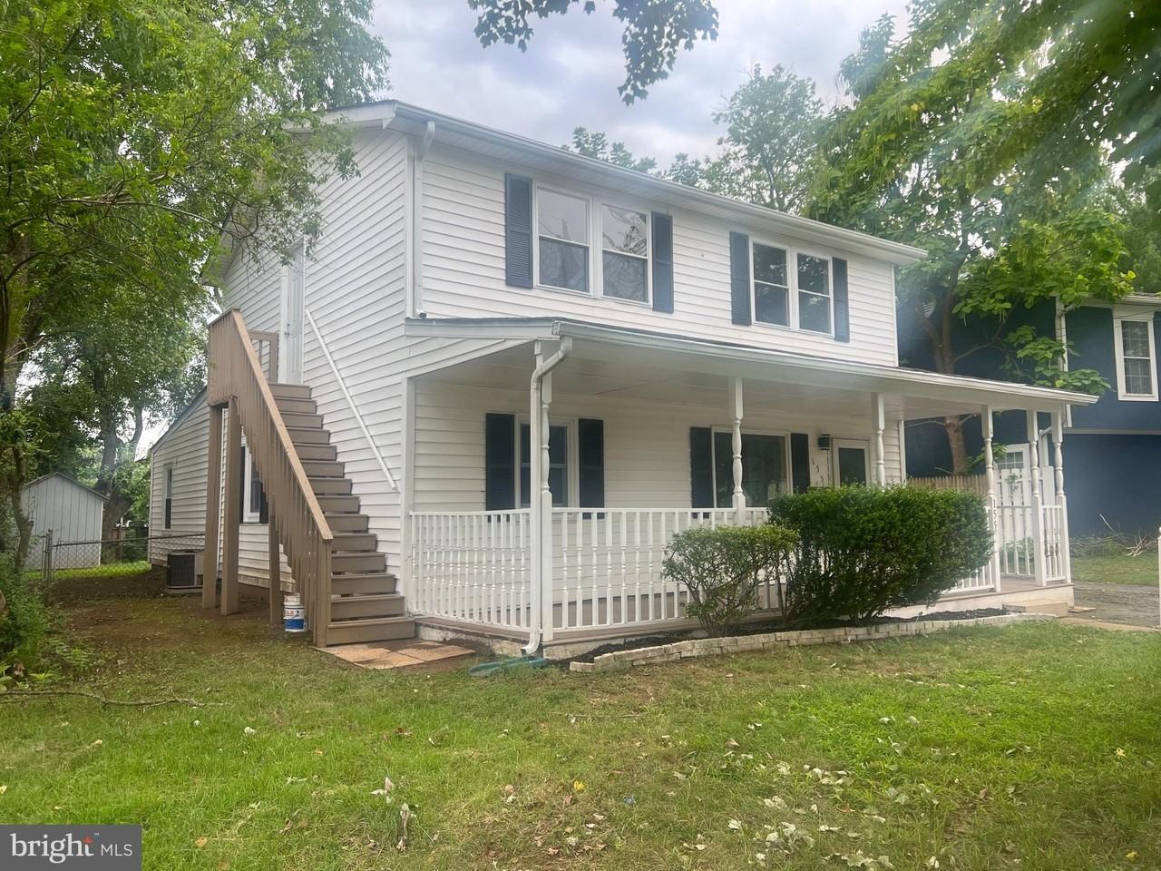 155 Martin Dr - Photo 2 of 17