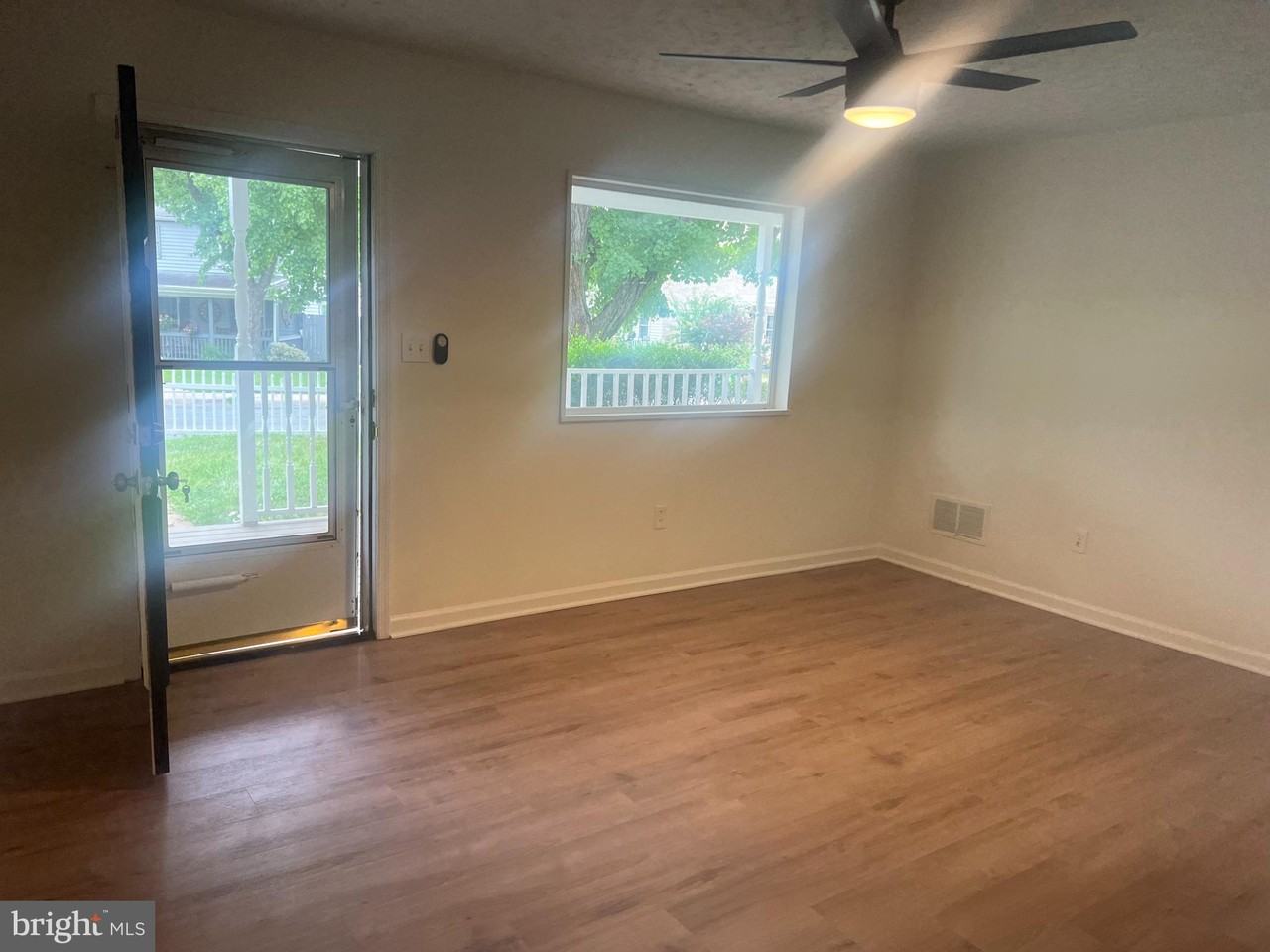 155 Martin Dr - Photo 3 of 17