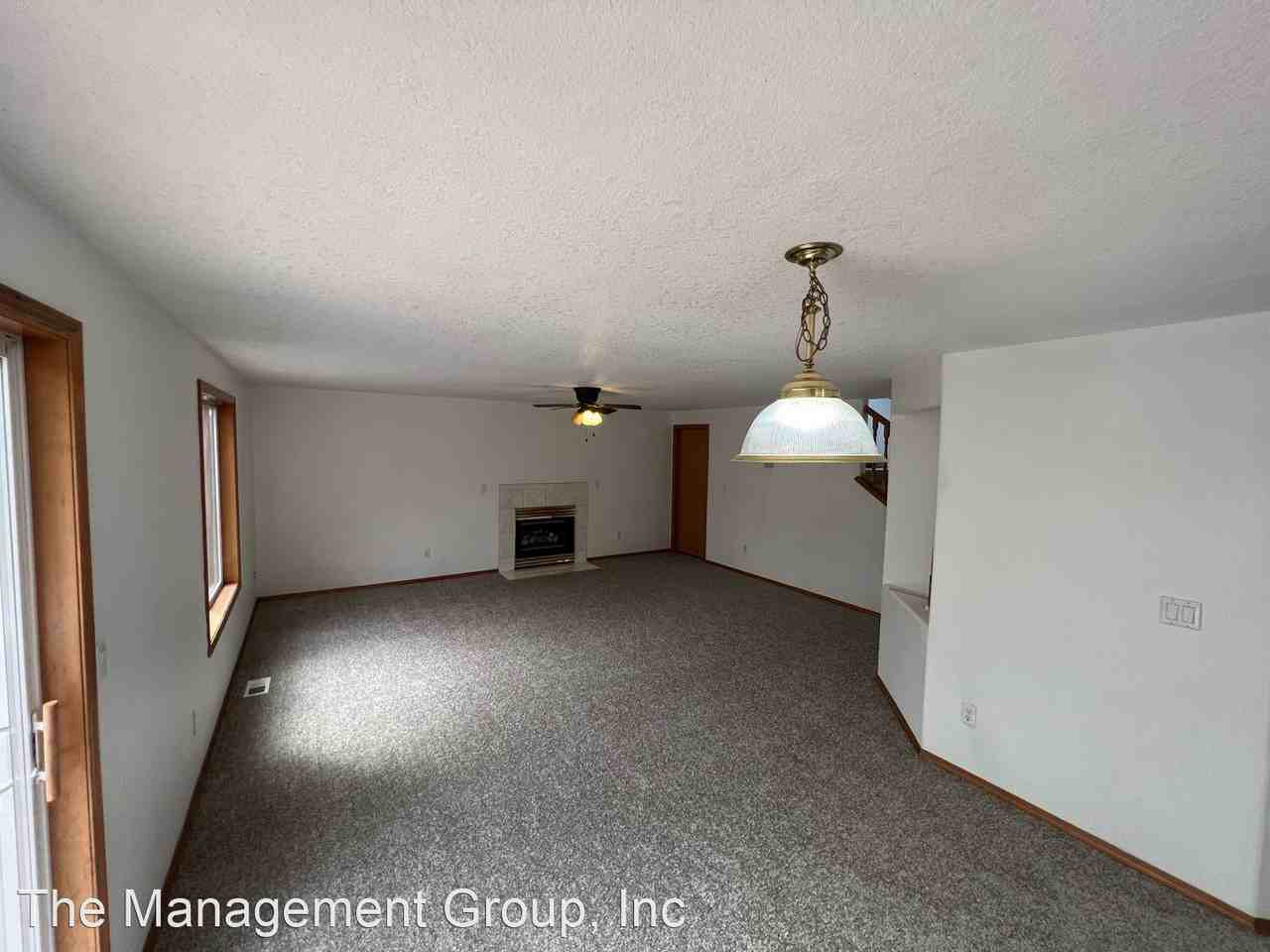 8817 Ne 131st Ave - Photo 3 of 19