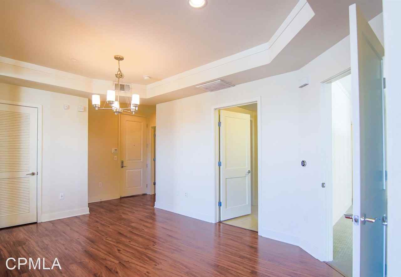Live on the Boulevard Apartments in Sherman Oaks. - Photo 6 of 31
