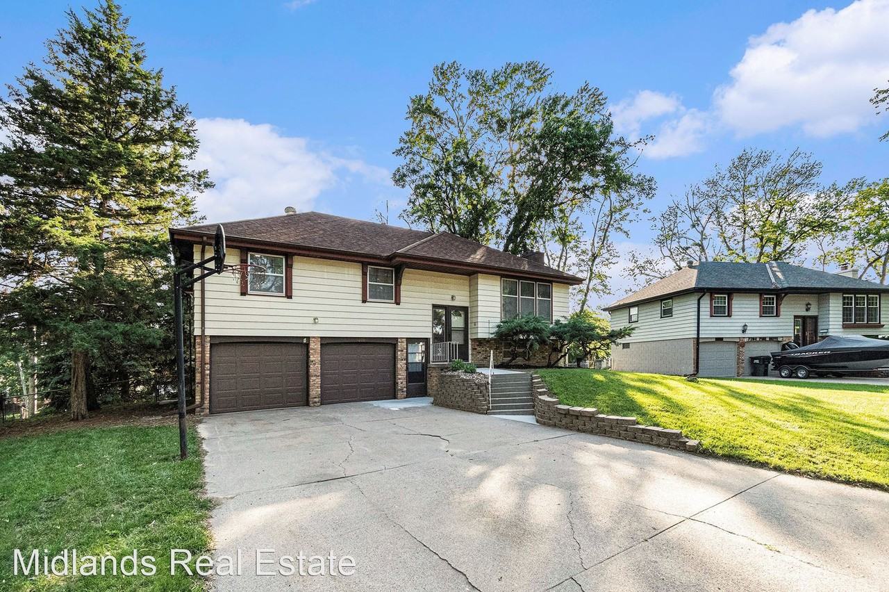 7208 Pine Dr - Photo 2 of 15