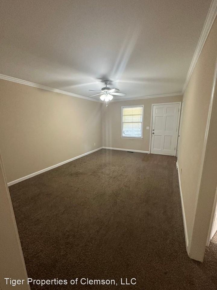 228 Charleston Ave - Photo 3 of 11