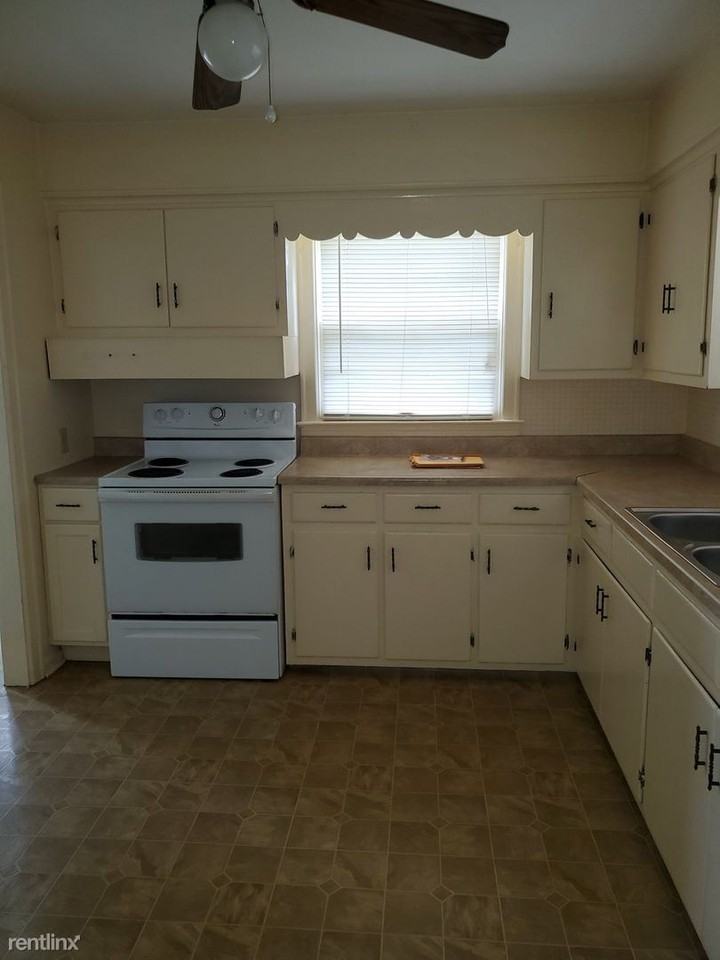 2700 Adams St - Photo 2 of 5