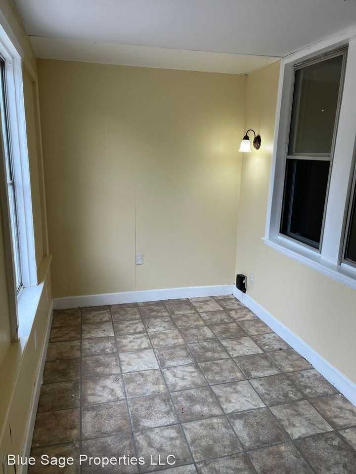 425 Pusey Ave - Photo 2 of 31
