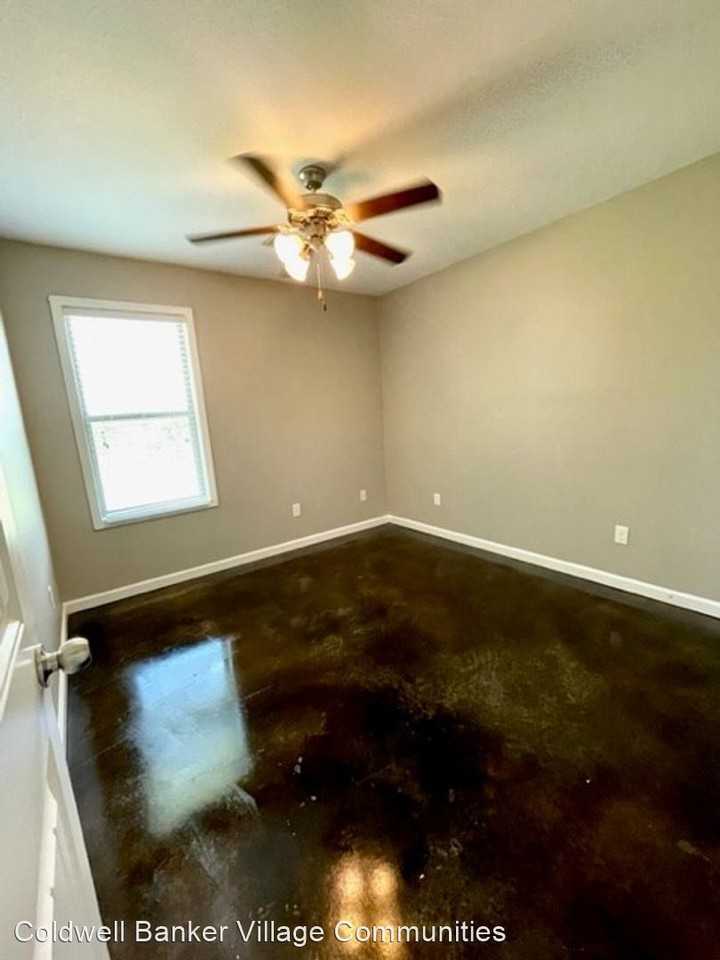 1729 Tara Dr - Photo 2 of 16