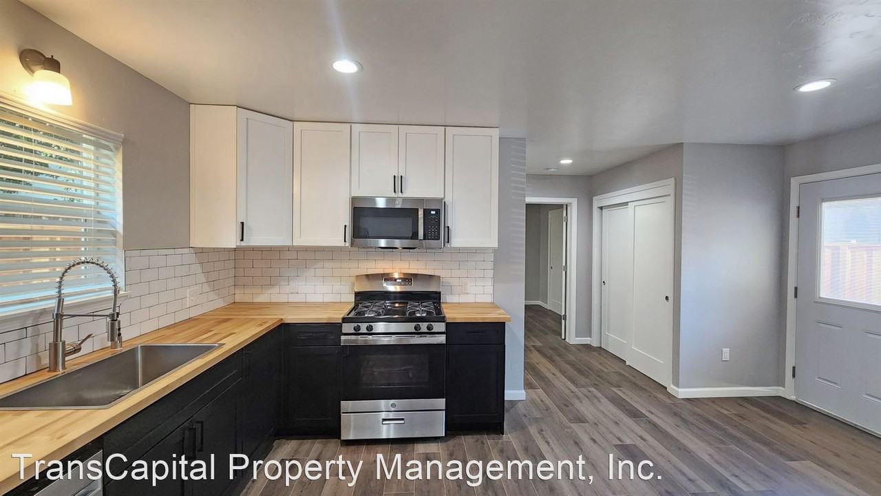 1340 Alabama Ave - Photo 3 of 22