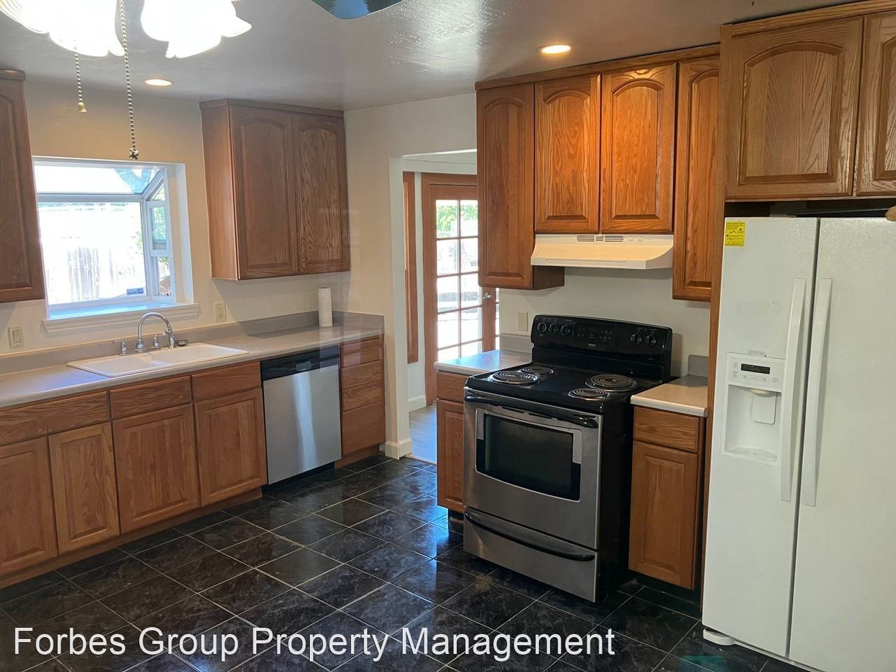 859 Redbird Dr - Photo 2 of 13