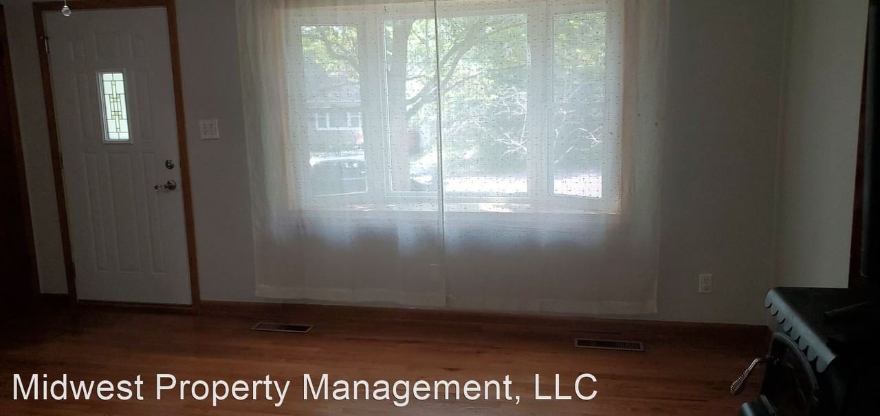 2505 Brookside Ct - Photo 2 of 14